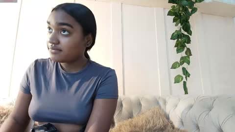 Kayna online show from April 25, 7:11 pm