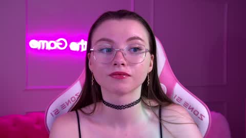 Keira online show from February 23, 4:40 pm