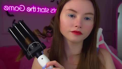 Keira online show from October 17, 6:33 pm