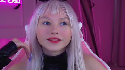 Keira online show from October 29, 7:05 pm