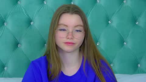 Keira online show from March 6, 5:03 am