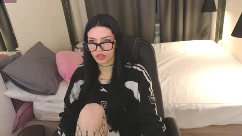 Kelly online show from May 16, 10:36 am