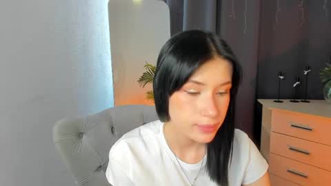 Kelly online show from May 10, 9:33 am