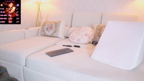 vanessa online show from April 25, 6:38 am