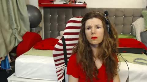 kelly online show from June 17, 8:32 pm