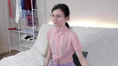 Kelsirabenold online show from June 8, 6:25 am
