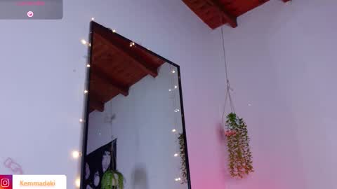 Kemma online show from December 18, 11:42 pm