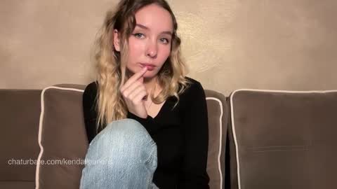 Kendall online show from December 18, 9:41 pm