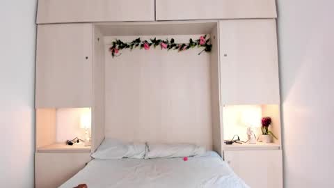 Kendal online show from April 25, 11:46 am