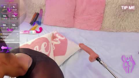 Kendal  online show from November 15, 11:17 pm