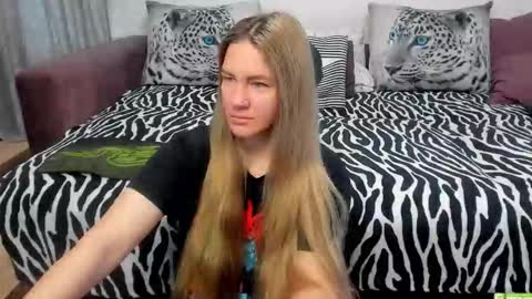 Snapshot of kendra_xx_ chatting on September 23, 1:37 am Kendra online show from September 23, 1:37 am