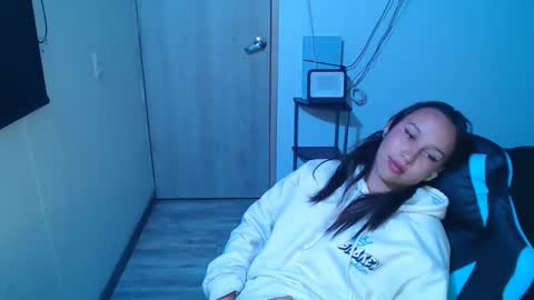 kenshi2302 online show from December 2, 10:34 pm