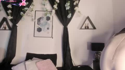 KENTHA  online show from April 23, 10:34 am