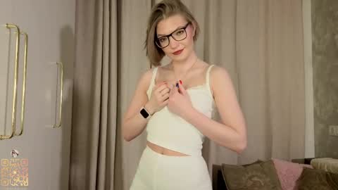 Lisa online show from April 24, 7:16 pm