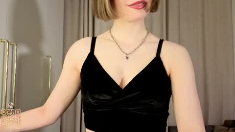 Lisa online show from April 25, 7:11 pm