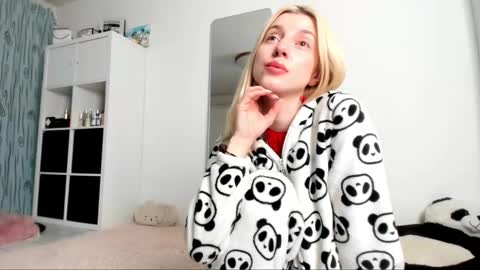 Kenzie online show from February 22, 5:34 am