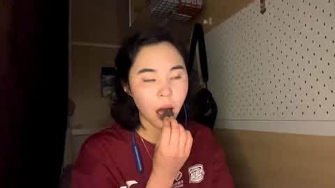 Jenny  online show from April 27, 10:12 am