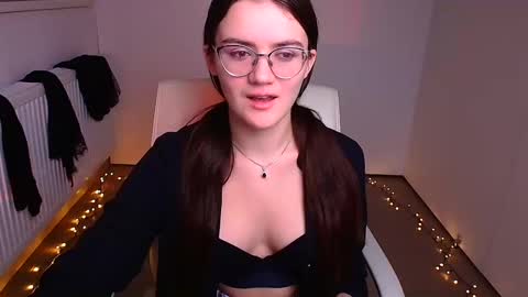 Snapshot of ketrin_pirsss chatting on January 30, 9:58 pm Ketrin online show from January 30, 9:58 pm