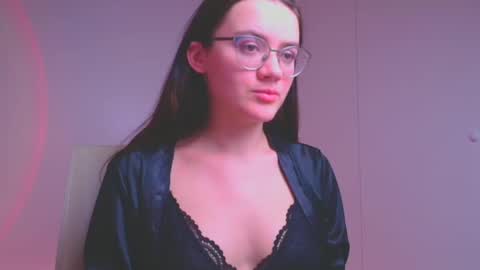 Snapshot of ketrin_pirsss chatting on January 26, 2:35 am Ketrin online show from January 26, 2:35 am