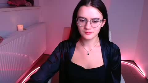 Snapshot of ketrin_pirsss chatting on December 7, 1:25 am Ketrin online show from December 7, 1:25 am