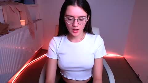 Snapshot of ketrin_pirsss chatting on December 13, 11:39 pm Ketrin online show from December 13, 11:39 pm