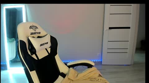 Keyli online show from March 28, 8:47 am