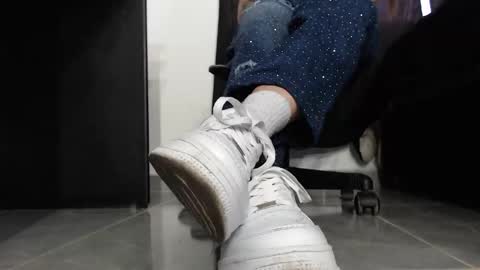     online show from February 5, 9:29 pm