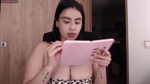 Laura online show from December 18, 5:01 am