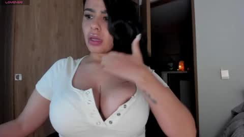 Laura online show from April 21, 2:51 am