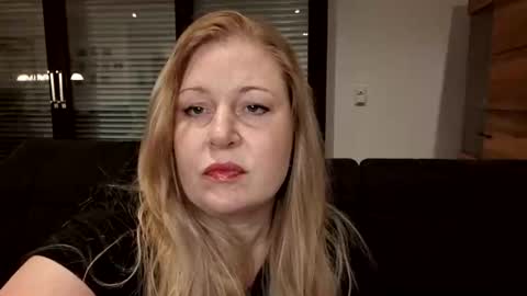 khaleesi0890 online show from November 11, 6:49 pm