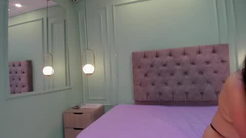 Snapshot of khaterine_hot_1 chatting on March 4, 6:07 pm Kathe Hot online show from March 4, 6:07 pm