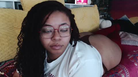 Snapshot of khayaparker chatting on February 9, 4:36 am Khaya online show from February 9, 4:36 am