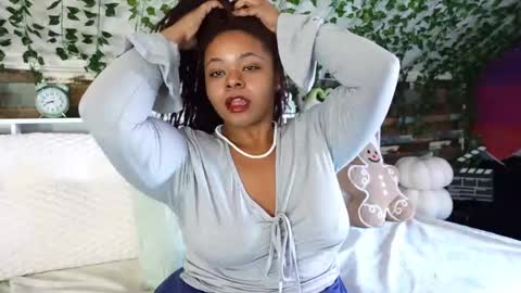 Snapshot of khayaparker chatting on February 24, 1:41 pm Khaya online show from February 24, 1:41 pm