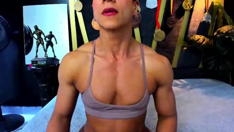 Snapshot of khloe_rossich chatting on February 13, 6:16 pm online show from February 13, 6:16 pm