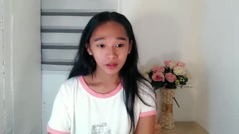 Snapshot of kiara_bedisa143 chatting on December 29, 6:16 pm i love angel online show from December 29, 6:16 pm