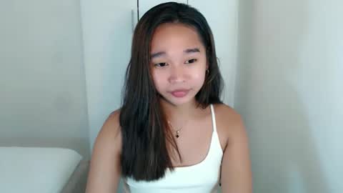 Snapshot of kiara_bedisa143 chatting on October 16, 6:10 pm i love angel online show from October 16, 6:10 pm