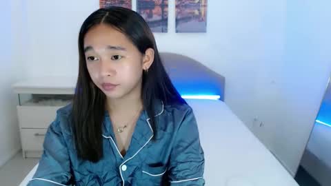 Snapshot of kiara_bedisa143 chatting on October 6, 11:09 pm i love angel online show from October 6, 11:09 pm