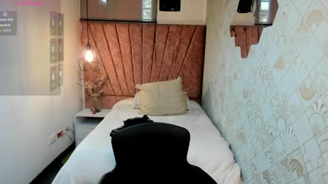 kiara Cruz online show from April 25, 9:01 pm