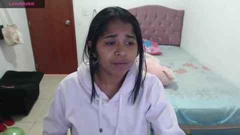 Snapshot of kiara_williamss chatting on December 23, 7:20 pm Kiara online show from December 23, 7:20 pm