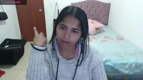 Snapshot of kiara_williamss chatting on December 20, 2:41 am Kiara online show from December 20, 2:41 am