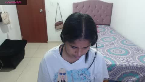Snapshot of kiara_williamss chatting on February 5, 10:33 pm Kiara online show from February 5, 10:33 pm