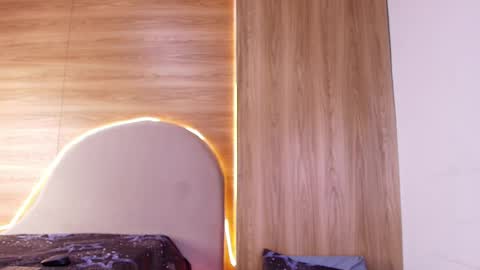 kiaralopez_ online show from April 28, 3:00 am