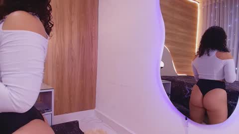 kiaralopez_ online show from February 26, 3:27 am