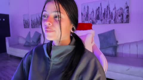 Snapshot of kiki_cams chatting on December 31, 4:49 am kIKI online show from December 31, 4:49 am