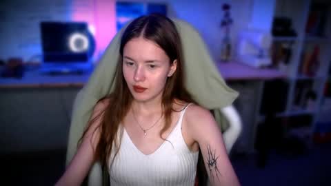 Mika and Miranda online show from December 4, 7:23 pm