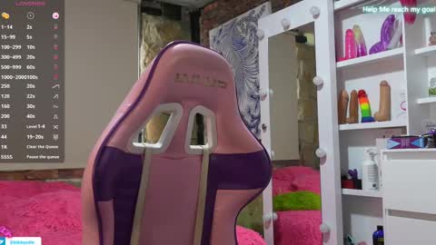 kiki online show from March 1, 5:49 pm