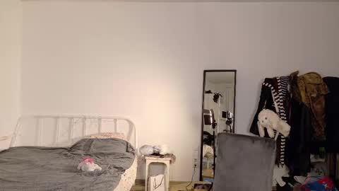 Kiki online show from April 23, 12:29 pm