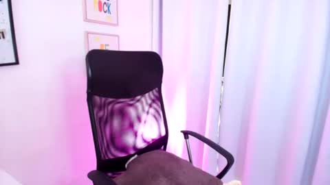 Kimberly online show from July 28, 4:39 pm