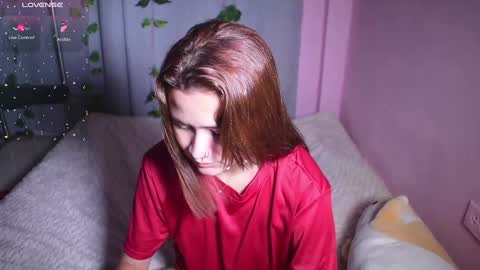 Snapshot of kim_dolls1823 chatting on February 12, 9:52 am ISABELLA 3 online show from February 12, 9:52 am