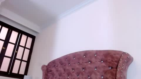 K I M online show from February 24, 1:08 pm